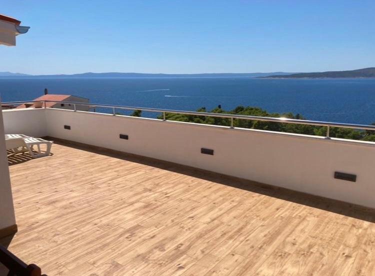 Apartments Sky Брела Екстериор снимка